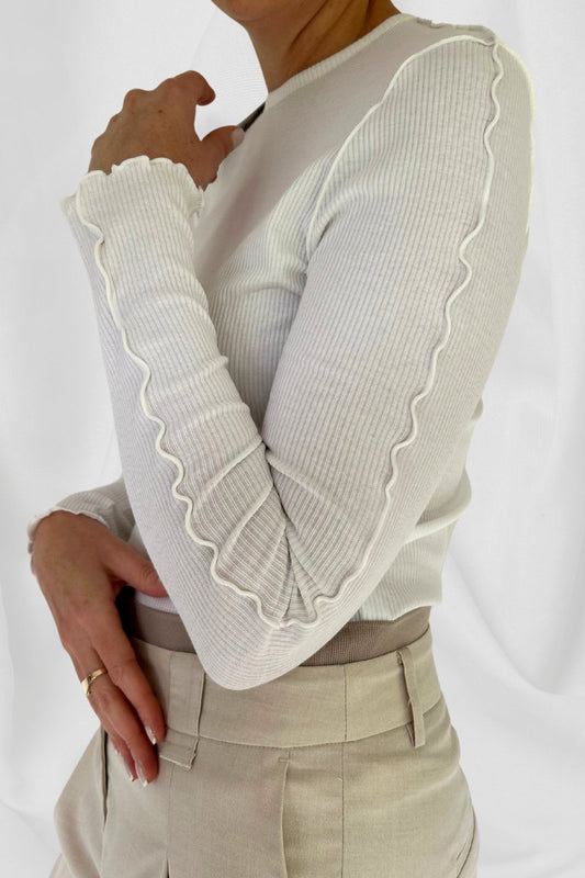 Long sleeve top with frilled seams (2 colours)